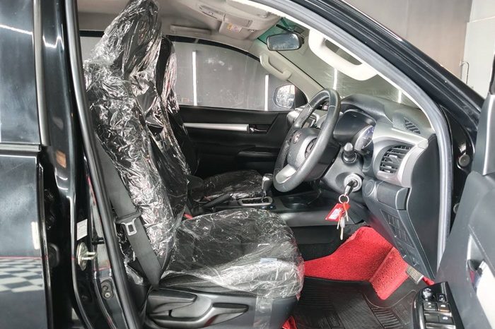 REVO PRE 2019 2.4E AT DOUBLE CAB BLACK  2771 full