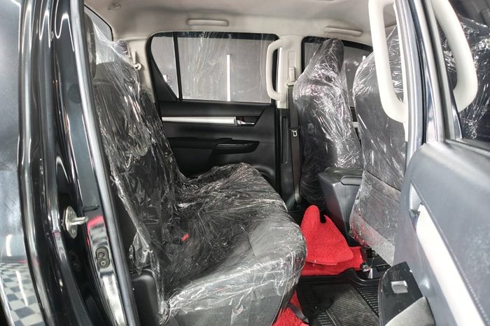 REVO PRE 2019 2.4E AT DOUBLE CAB BLACK  2771 full