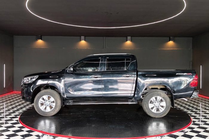 REVO PRE 2019 2.4E AT DOUBLE CAB BLACK  2771 full