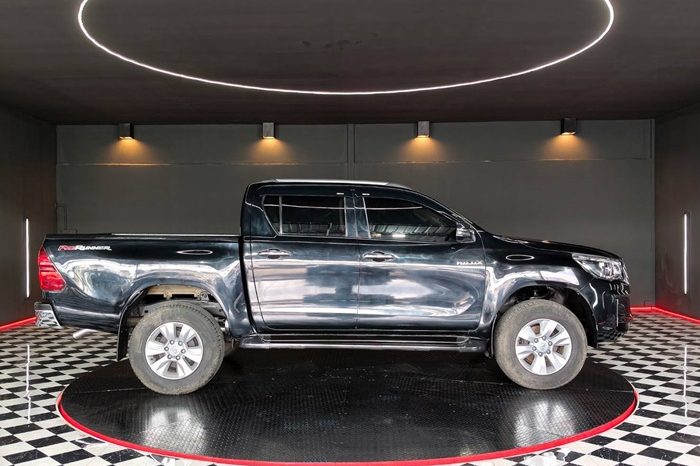 REVO PRE 2019 2.4E AT DOUBLE CAB BLACK  2771 full