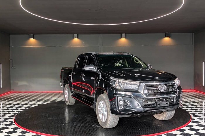 REVO PRE 2019 2.4E AT DOUBLE CAB BLACK  2771 full