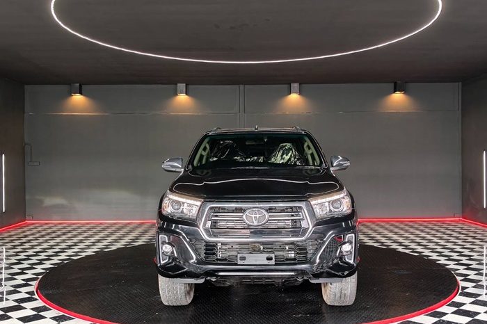 REVO PRE 2019 2.4E AT DOUBLE CAB BLACK  2771 full