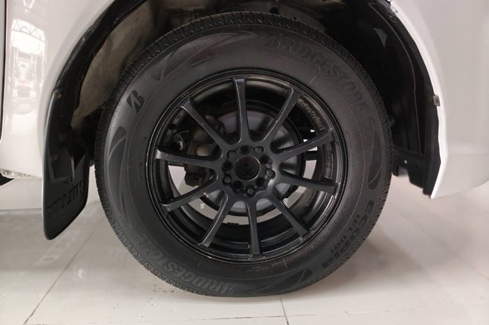 REVO 2WD 2019 2.4J MT SMART CAB WHITE  640 full