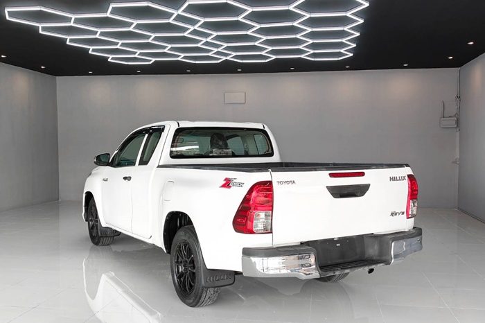 REVO 2WD 2019 2.4J MT SMART CAB WHITE  640 full