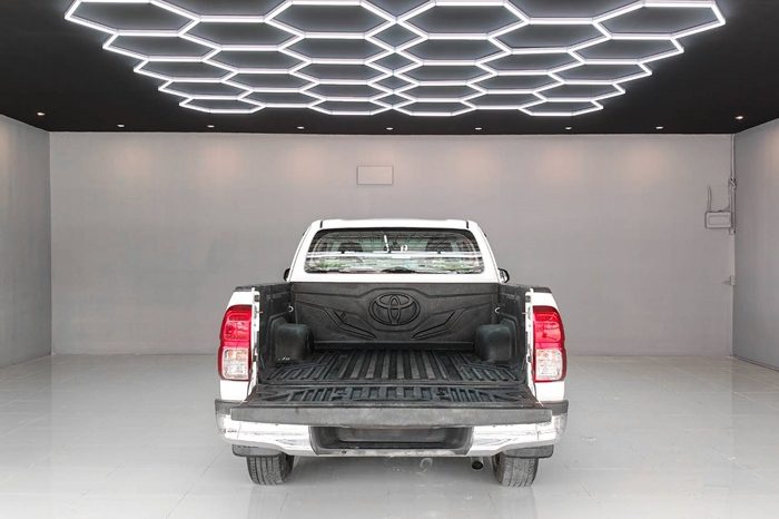 REVO 2WD 2019 2.4J MT SMART CAB WHITE  640 full