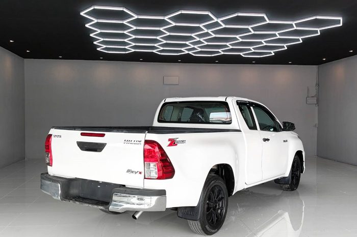 REVO 2WD 2019 2.4J MT SMART CAB WHITE  640 full