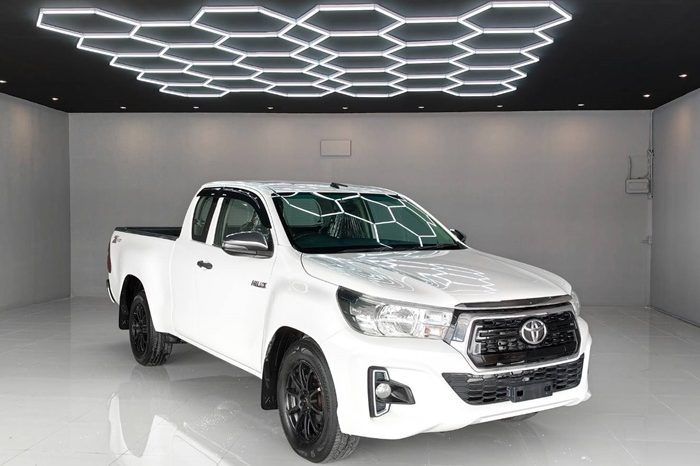 REVO 2WD 2019 2.4J MT SMART CAB WHITE  640 full