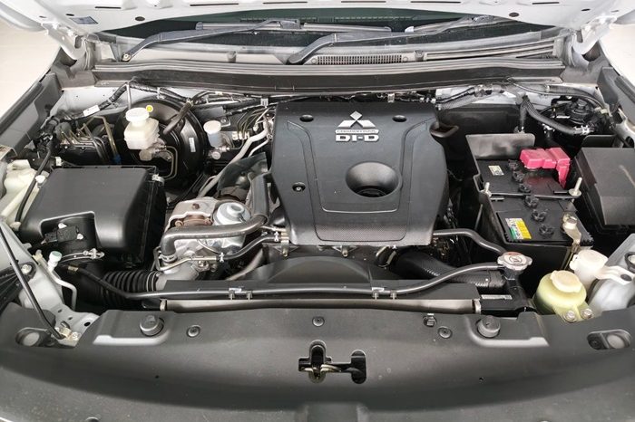 MITSUBISHI 4WD 2021 2.4 MT SINGLE CAB SILVER  5479 full