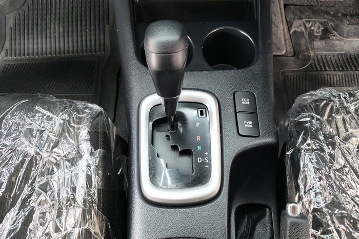 REVO PRE 2020 2.4 ENTRY AT DOUBLE CAB SILVER  1182 full