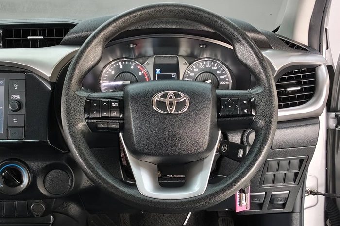 REVO PRE 2020 2.4 ENTRY AT DOUBLE CAB SILVER  1182 full
