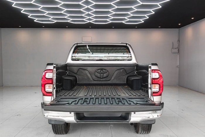 REVO PRE 2020 2.4 ENTRY AT DOUBLE CAB SILVER  1182 full