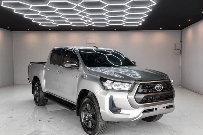 REVO PRE 2020 2.4 ENTRY AT DOUBLE CAB SILVER  1182 full