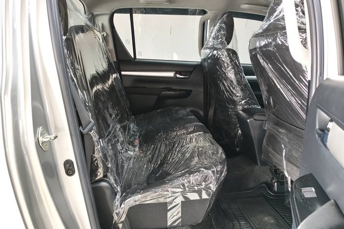 REVO PRE 2020 2.4 ENTRY AT DOUBLE CAB SILVER  1182 full