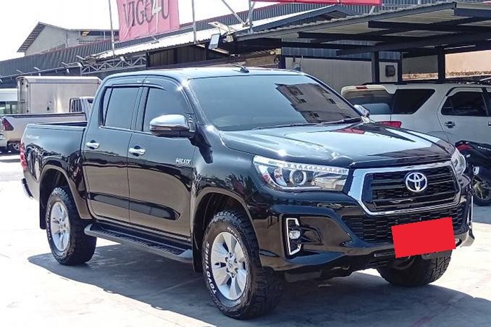 REVO PRE 2018 2.4E AT DOUBLE CAB BLACK  2633 full