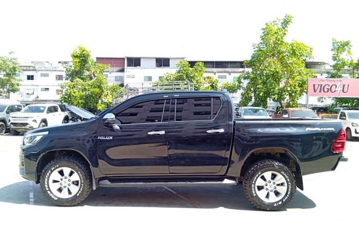 REVO PRE 2018 2.4E AT DOUBLE CAB BLACK  2633 full