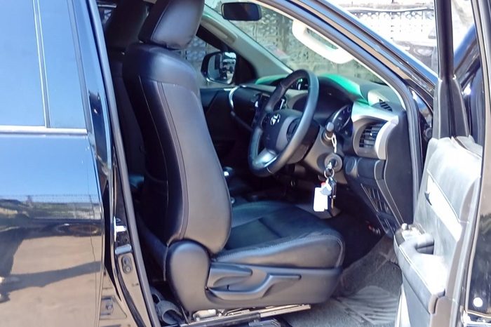 REVO PRE 2018 2.4E AT DOUBLE CAB BLACK  2633 full