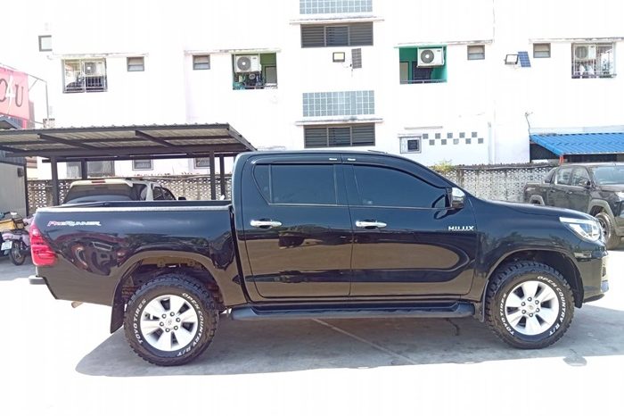 REVO PRE 2018 2.4E AT DOUBLE CAB BLACK  2633 full