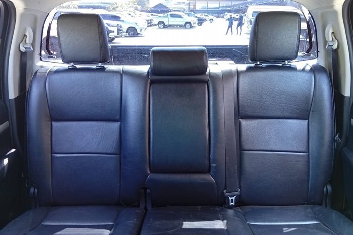 REVO PRE 2018 2.4E AT DOUBLE CAB BLACK  2633 full