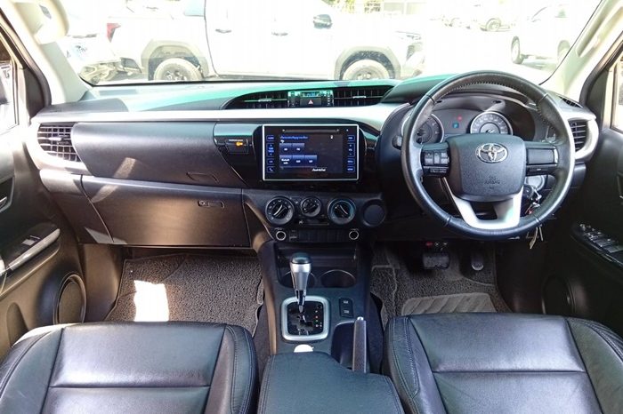 REVO PRE 2018 2.4E AT DOUBLE CAB BLACK  2633 full