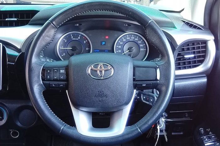 REVO PRE 2018 2.4E AT DOUBLE CAB BLACK  2633 full