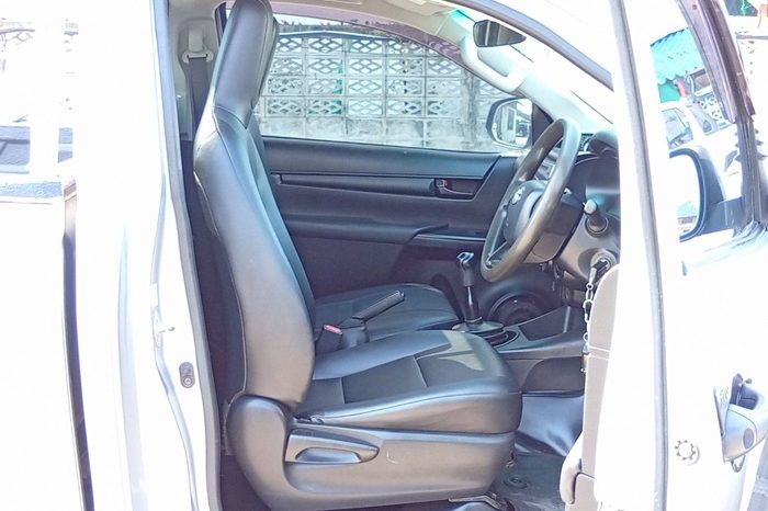 REVO 4WD 2019 2.8J MT STANDARD SILVER  1146 full