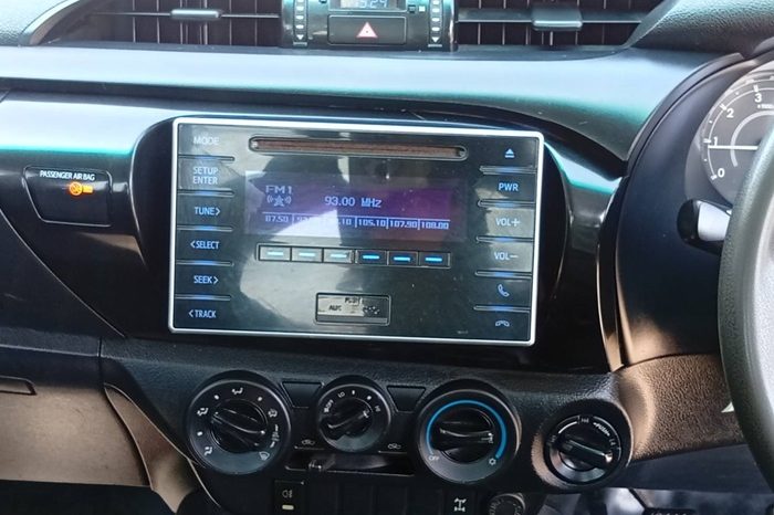 REVO 4WD 2019 2.8J MT STANDARD SILVER  1146 full