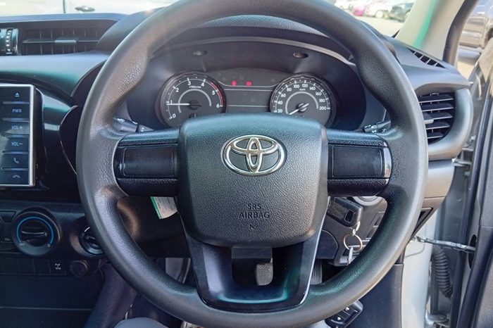 REVO 4WD 2019 2.8J MT STANDARD SILVER  1146 full