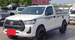 REVO 4WD 2022 2.8 ENTRY MT STANDARD WHITE  7890