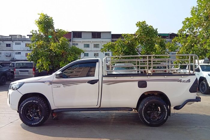 REVO 4WD 2022 2.8 ENTRY MT STANDARD WHITE  7890 full