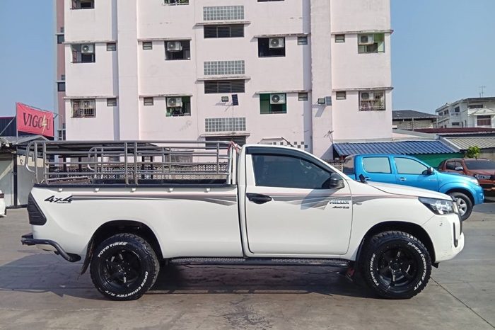 REVO 4WD 2022 2.8 ENTRY MT STANDARD WHITE  7890 full