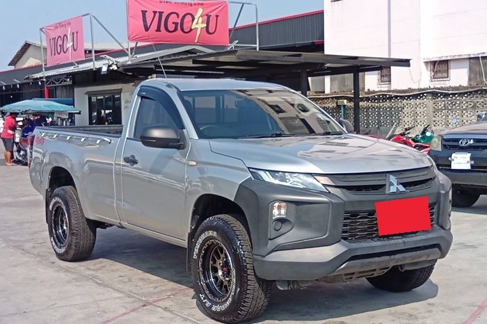 MITSUBISHI 4WD 2021 2.4 MT SINGLE CAB SILVER  5479 full