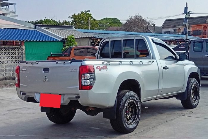 MITSUBISHI 4WD 2021 2.4 MT SINGLE CAB SILVER  5479 full
