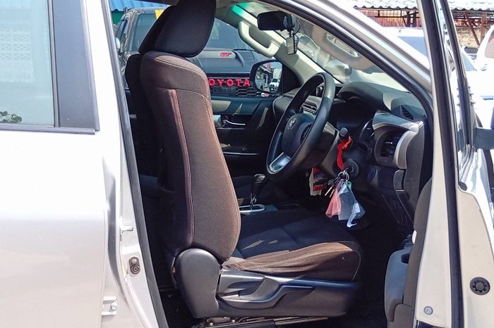 REVO PRE 2020 2.4 ENTRY AT DOUBLE CAB SILVER  1757 full