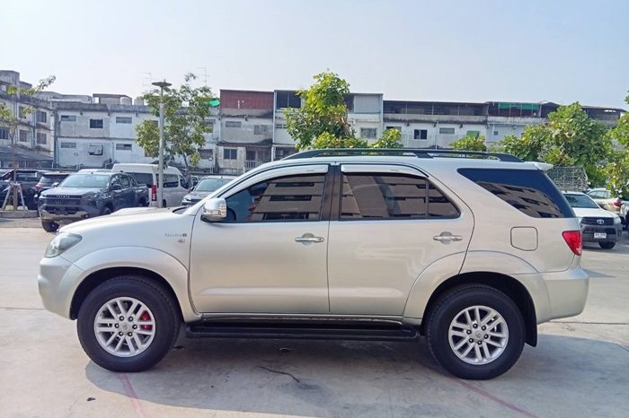 TOYOTA 4WD 2008 3.0V AT FORTUNER SILVER  6265 full