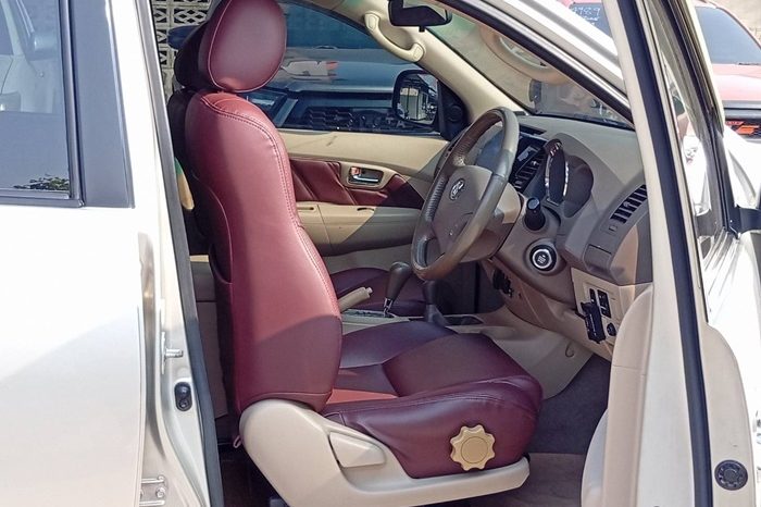 TOYOTA 4WD 2008 3.0V AT FORTUNER SILVER  6265 full