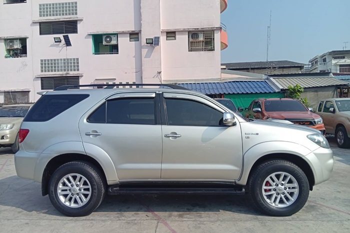TOYOTA 4WD 2008 3.0V AT FORTUNER SILVER  6265 full