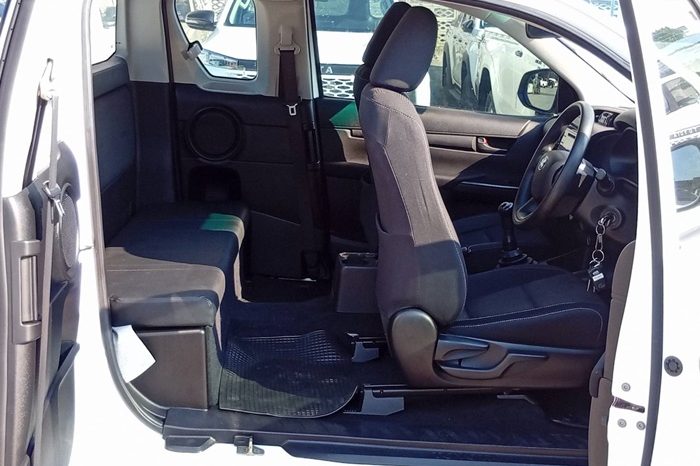 REVO 2WD 2019 2.4J MT SMART CAB WHITE  6816 full