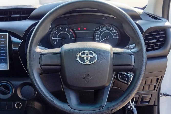 REVO 2WD 2019 2.4J MT SMART CAB WHITE  6816 full