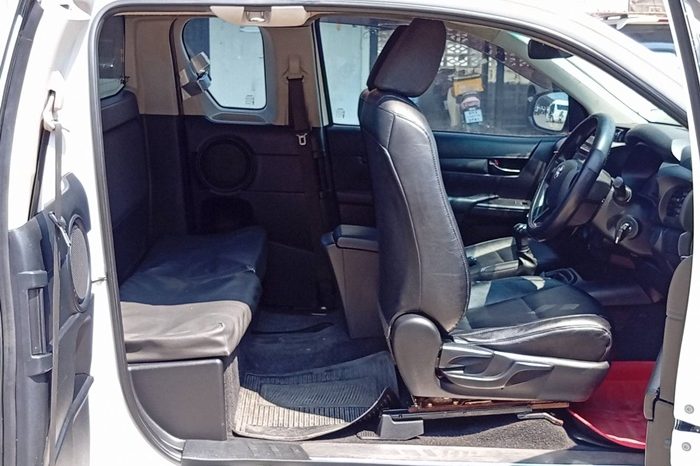 REVO 2WD 2019 2.4J MT SMART CAB WHITE  9751 full