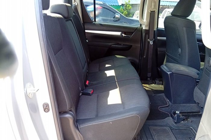 REVO PRE 2022 2.4 ENTRY AT DOUBLE CAB SILVER  6861 full