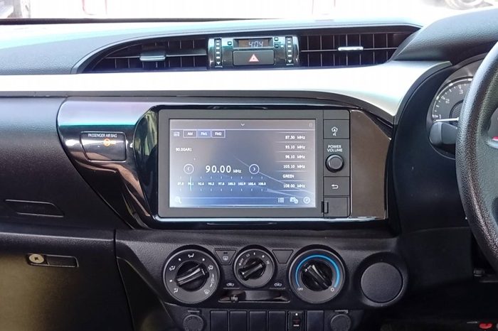 REVO PRE 2022 2.4 ENTRY AT DOUBLE CAB SILVER  6861 full