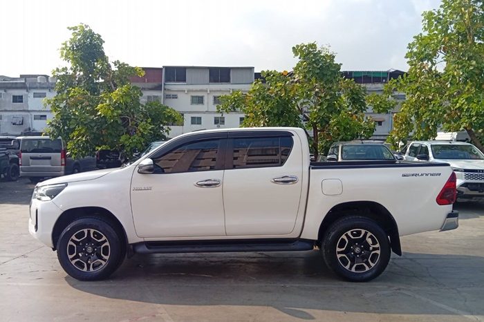 REVO PRE 2020 2.4 MID AT DOUBLE CAB WHITE  2366 full