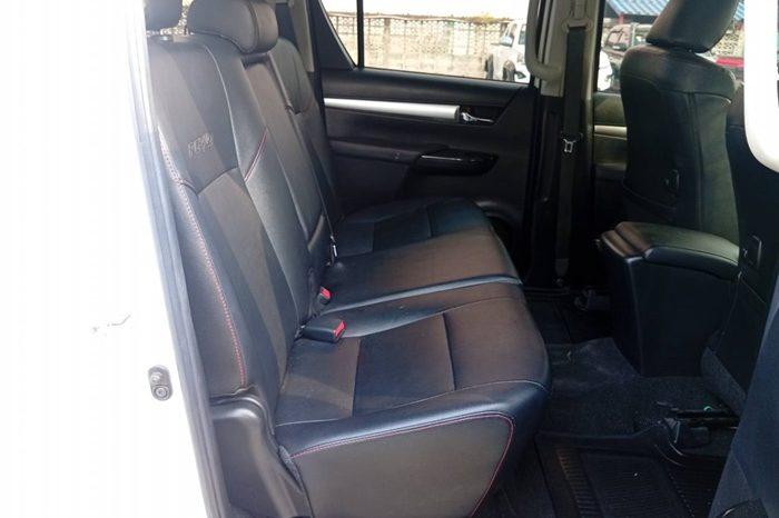 REVO PRE 2020 2.4 MID AT DOUBLE CAB WHITE  2366 full