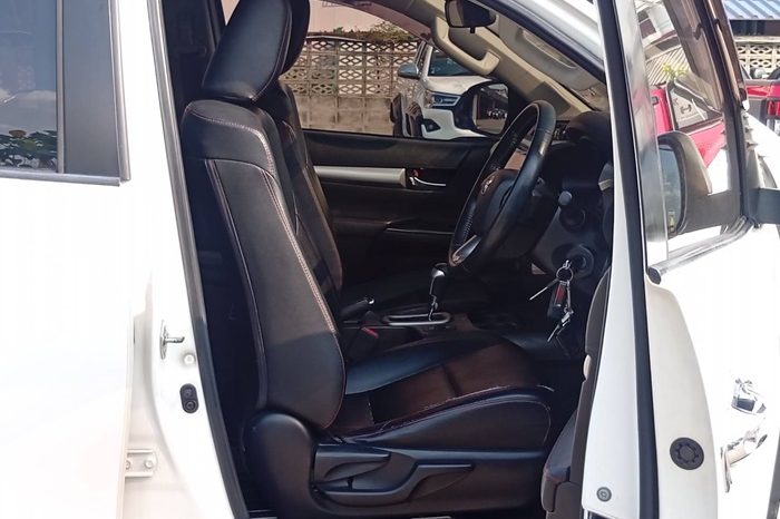 REVO PRE 2020 2.4 MID AT DOUBLE CAB WHITE  2366 full