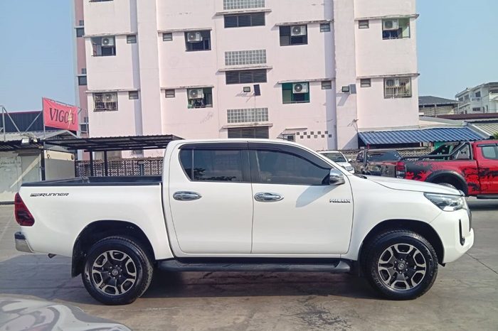 REVO PRE 2020 2.4 MID AT DOUBLE CAB WHITE  2366 full