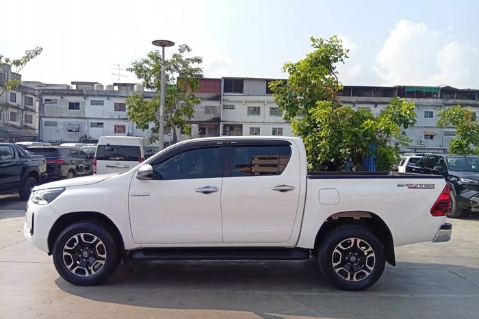 REVO PRE 2022 2.4 MID AT DOUBLE CAB WHITE  1848 full