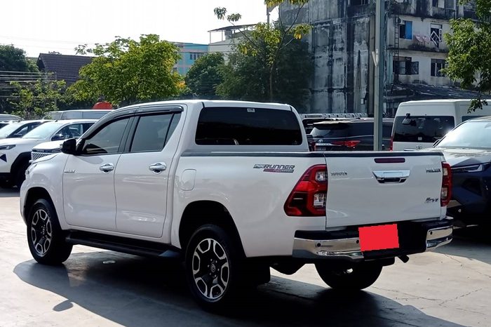 REVO PRE 2022 2.4 MID AT DOUBLE CAB WHITE  1848 full
