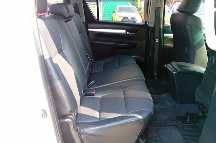 REVO PRE 2022 2.4 MID AT DOUBLE CAB WHITE  1848 full