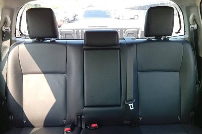 REVO PRE 2022 2.4 MID AT DOUBLE CAB WHITE  1848 full