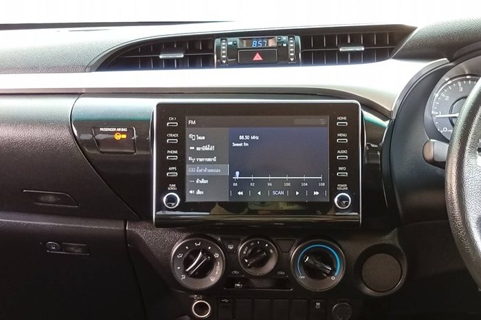 REVO PRE 2022 2.4 MID AT DOUBLE CAB WHITE  1848 full